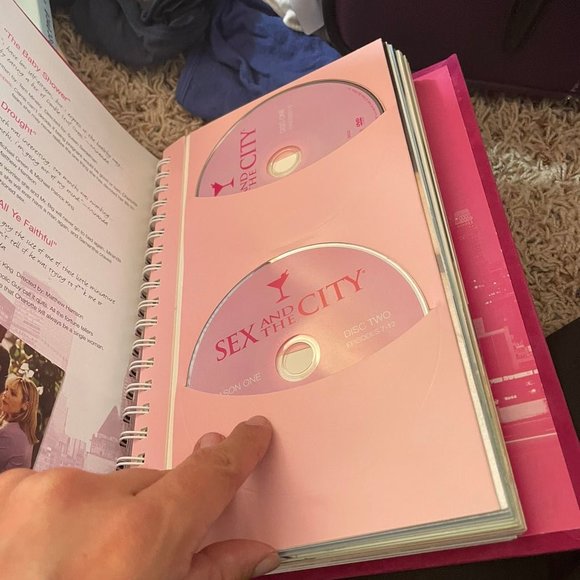 Sex and the City Complete Series - Picture 4 of 12